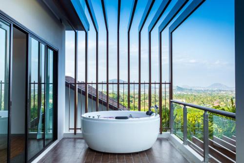 Bathroom, Chalong Chalet Resort in Chalong
