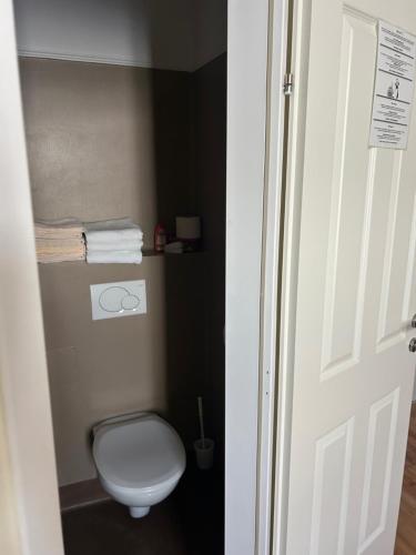 K+T Boardinghouse - image 33