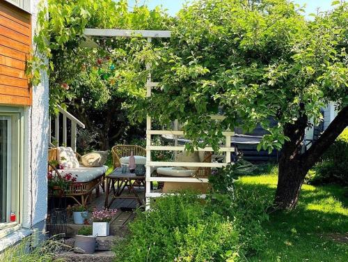 Comfortable Villa Near Stockholm City in 엔스케데