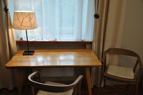 Studio (4 Adults) image 6
