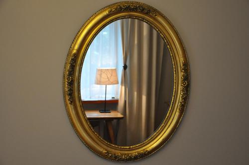 Studio (4 Adults) image 3