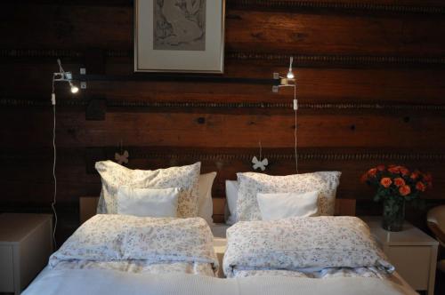 Double Room image 1