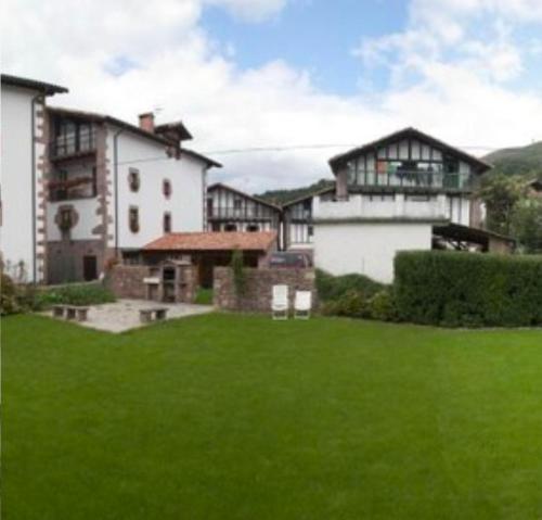 Casa rural Ballenea in Errazu