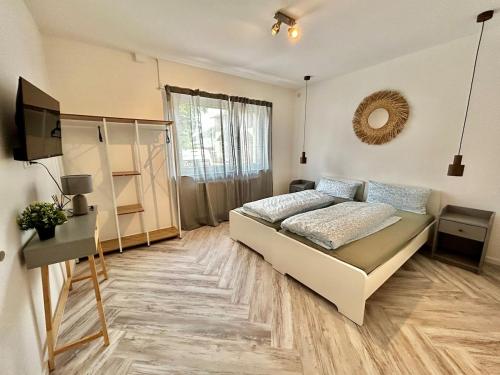 Guestroom, Modern apartment with parking & Wi-Fi in Zwingenberg