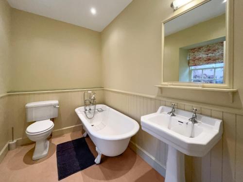 Ванна кімната, Grieves Cottage - Uk50908 in Ladybank