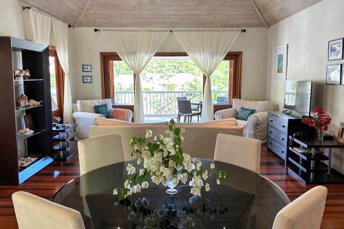 Svečių kambarys, Stunning Seaview 1 Bedroom Villa Escape - Nonsuch Bay resort in Freetown