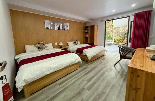 2 queen beds