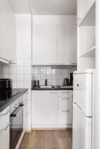 Peaceful Artsy Home Stay - image 3
