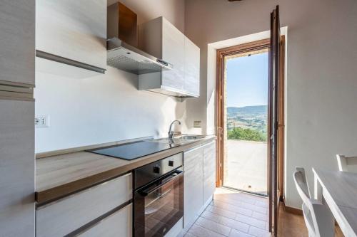 кухня, la casa della nonna in Колацоне