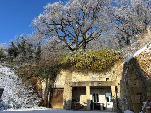 Gîte les Huttières (Gite les Huttieres) in Cravant Les Coteaux