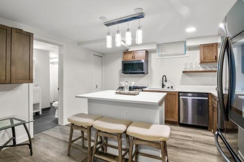 BRAND NEW Private and Modern 2BR Unit in Minneapolis, USA
