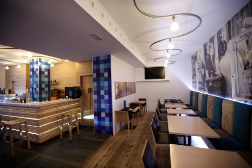 Hostal Bezana - image 3