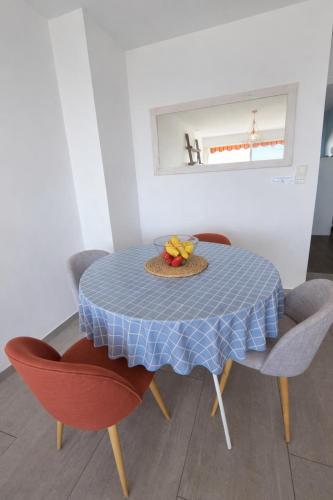 Sea View Riviera, Charmant 3 pieces vue mer panoramique, 2 chambres, 4P, PK, AC in Laval
