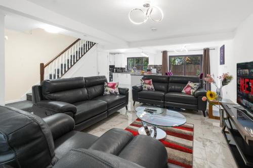 Award Winner 8 Bed House for Contractors gîte à louer River Rea