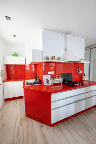 Apartmán v srdci Piešťan s parkovaním zdarma (Apartman v srdci Piestan s parkovanim zdarma) in بييشتاني