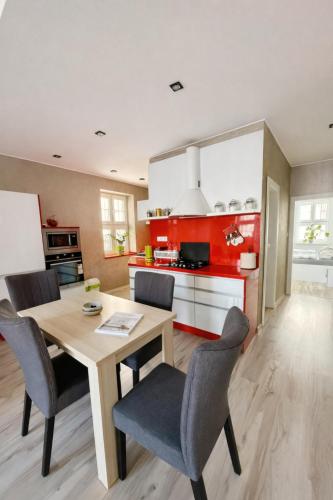 Apartmán v srdci Piešťan s parkovaním zdarma (Apartman v srdci Piestan s parkovanim zdarma) in بييشتاني