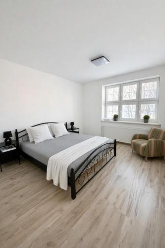 Apartmán v srdci Piešťan s parkovaním zdarma (Apartman v srdci Piestan s parkovanim zdarma) in بييشتاني