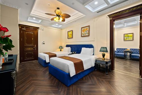 room detail thumbnail 1