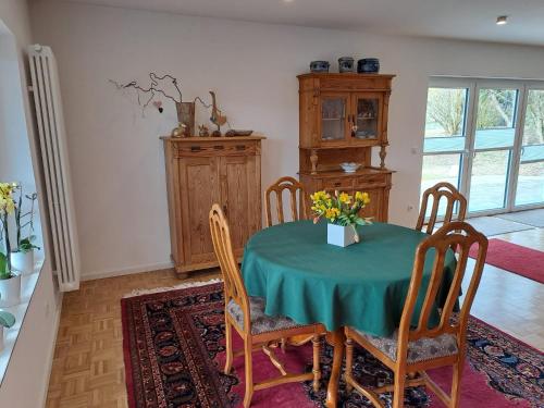 餐廳, Ferienhaus Ottilie in 格拉登巴赫