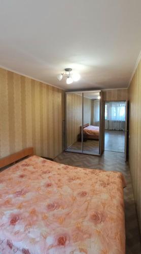 Черёмушки Ак Филатова дом Мебели 10 ГКБ 2к квартира – khách sạn tại Malynovsky