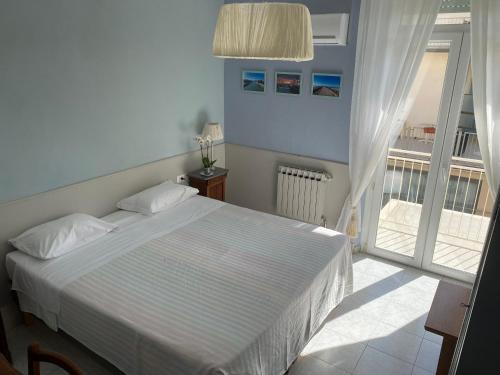 2 twin beds