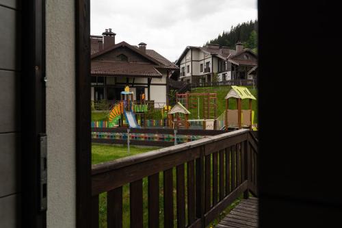 Pohled zvenku, Finlandia Chalet in Bukovel