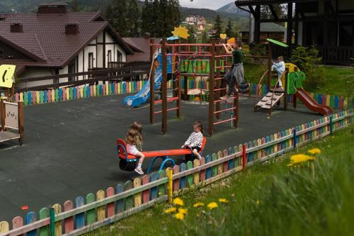 Okolí, Finlandia Chalet in Bukovel