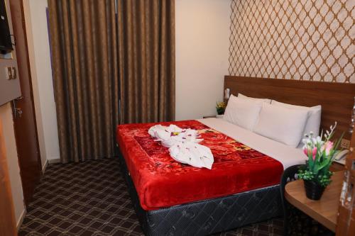 room detail thumbnail 2