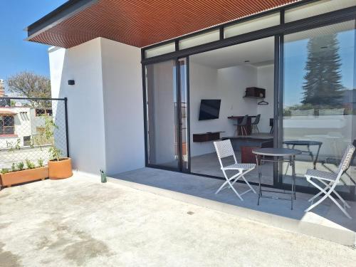 POSTAL 3 · Apt with garage and terrace wviews close downtown