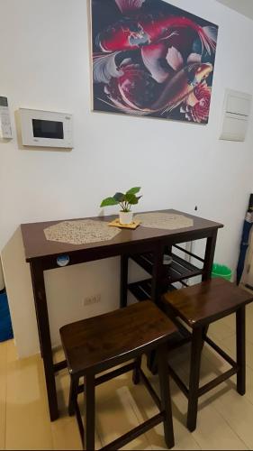 Marvinn's by LVH - 150 Newport Boulevard, Studio Balcony near NAIA, Manila (photo 7)