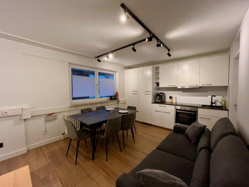 廚房, G&P Housing Apartments - Shared Apartment Deluxe Zimmer mit eigenem Badezimmer WC und großer Küche (G&P Housing Apartments - Shared Apartment Deluxe Zimmer mit eigenem Badezimmer WC und großer Kuche) in 阿爾滕施泰格