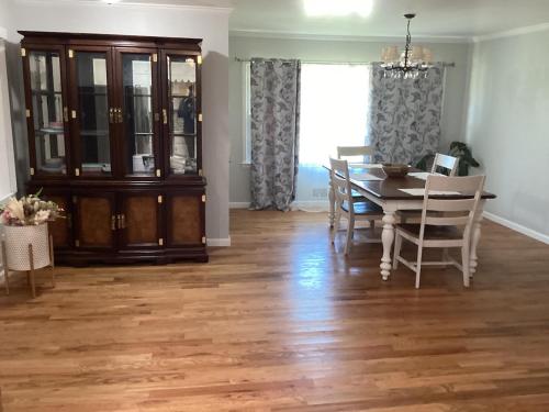 2821 Home in Browns Mill Lake, USA