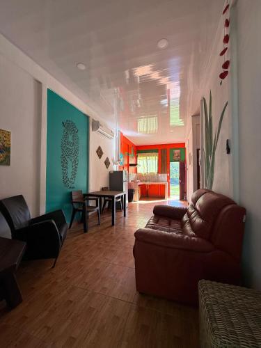 Einrichtungen, Rocking J's in Puerto Viejo de Talamanca