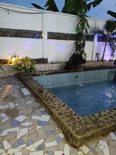 สระว่ายน้ำ, Madibak Hotel Limbe in ลิมบ์