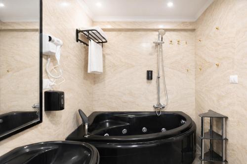 Cairo Homes Modern 3BR Apartment in Zamalek - image 2