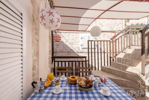 beranda/teres, Casa Vlatka-Cozy studio & room in Hvar