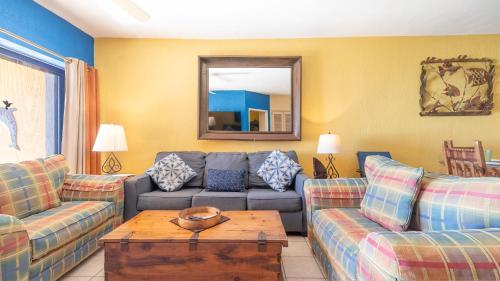 Salty Life Ground Floor Adorable Condo