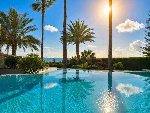 7 Bdr Villa with Heated Pool & Spa in Mazotos