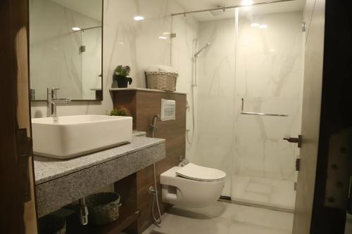 Penta Square Platinum Executive Apartments - DHA Phase 5 Lahore - image 14