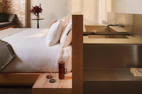 Pocketbook Hotel and Baths - image 12