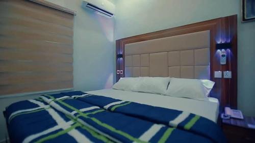 Riverleaf Hotels and Suites – khách sạn tại Umuagu