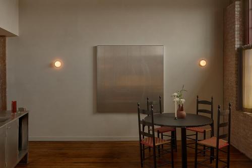 Pocketbook Hotel and Baths - image 3