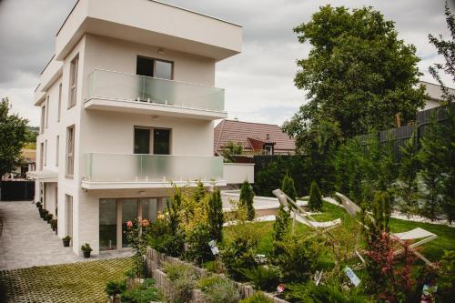 White House Iris Cluj Napoca - Apartament 4 – khách sạn tại Iris