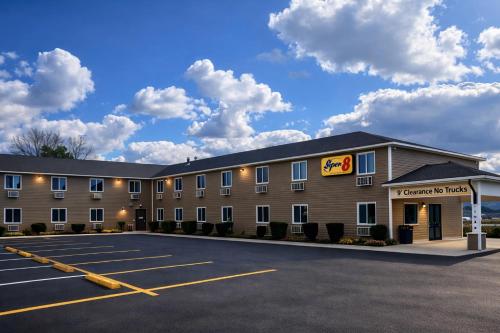 Super 8 by Wyndham Lewiston - image 15