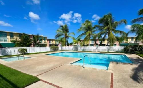 Central Paradise with Pool in Carolina