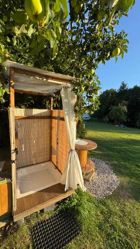 glamping podtrosky in Troskovice