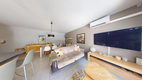 LA PARENTHÈSE COSY - avec terrasse jardin et parking privé