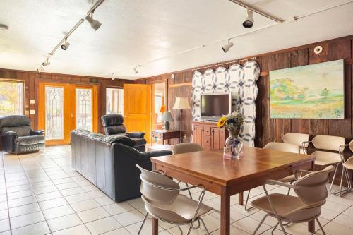 Chester County, Accessible, Fall Colors Retreat in Coatesville (PA)