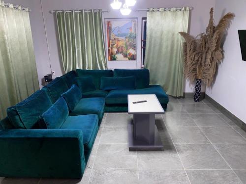 Augi's Rental in ซานเดอริจ