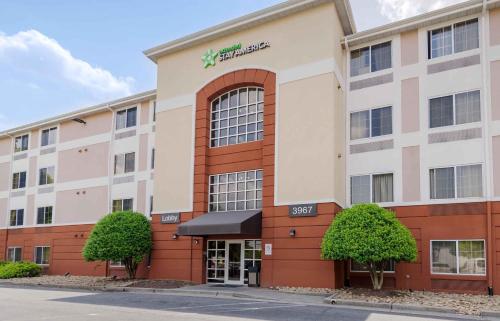 A szálláshely kívülről, Extended Stay America Select Suites - Atlanta - Buckhead in Pine Hills Szomszédság